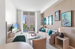 Sunset Bliss Resort #202 - Oceanfront apartment with great resort amenities, rooftop pool and hot tub